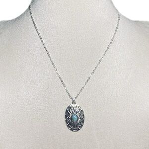 NEW Western Style Oval Conch Necklace